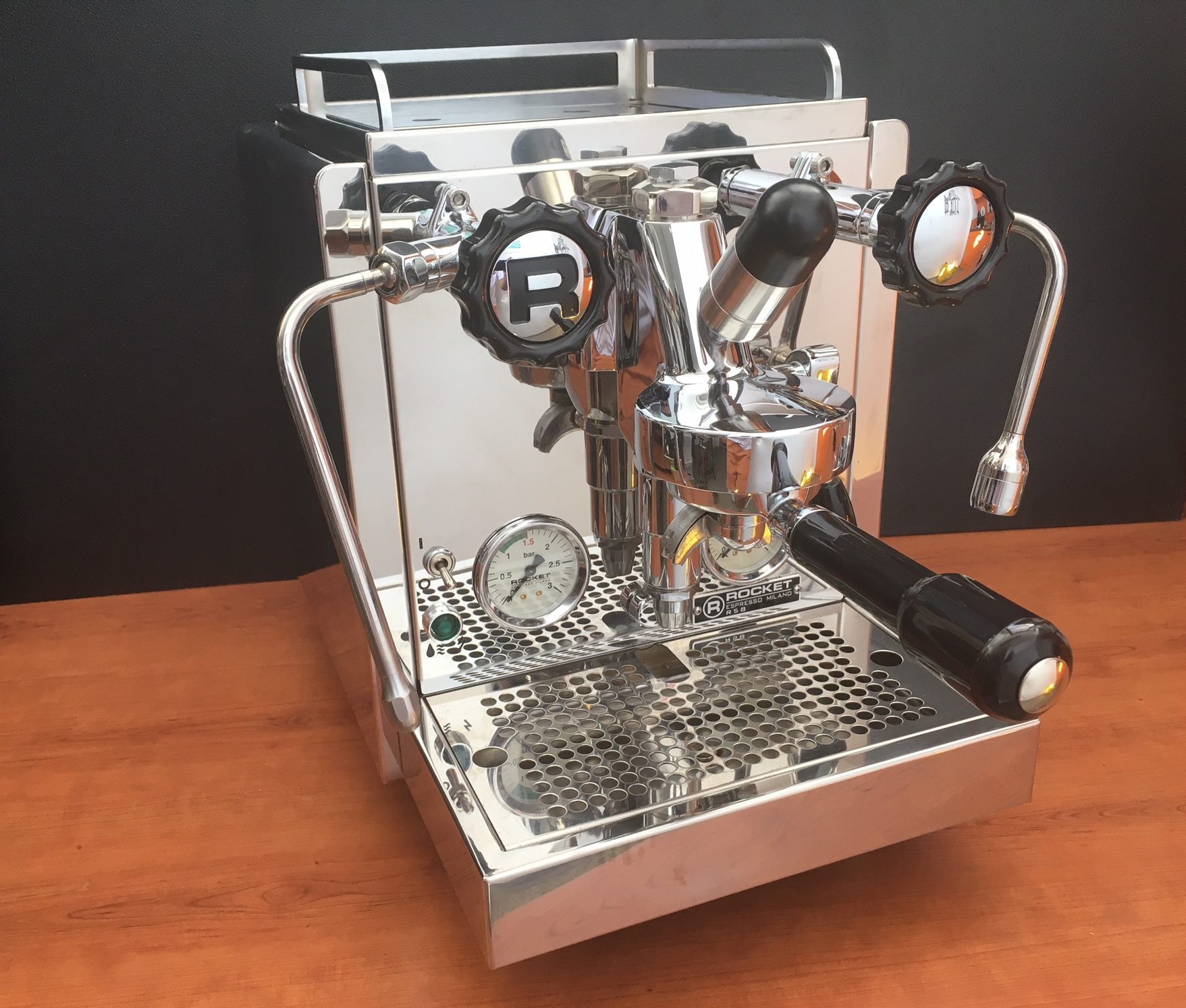 Smart Espresso Profiler for the LM Leva and for machines with an E61 group  head (M6 thread). – Naked portafilter